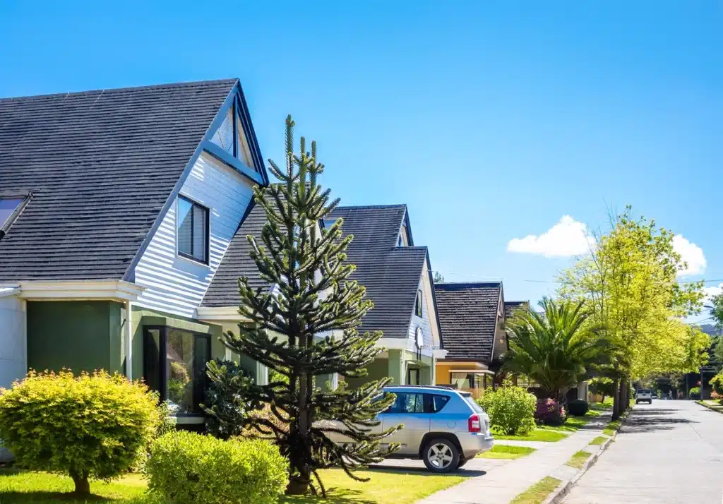 Neighborhood houses and roofs requires repair