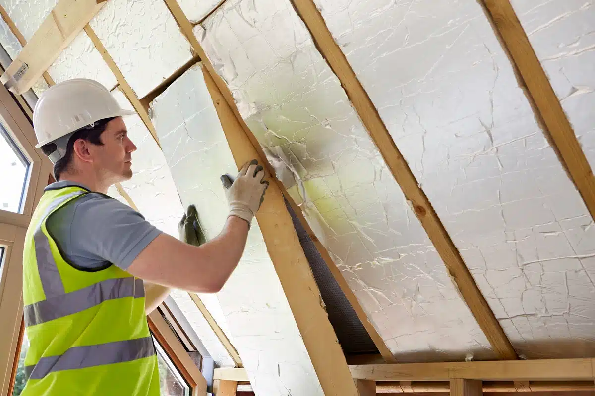 install-roof-insulation
