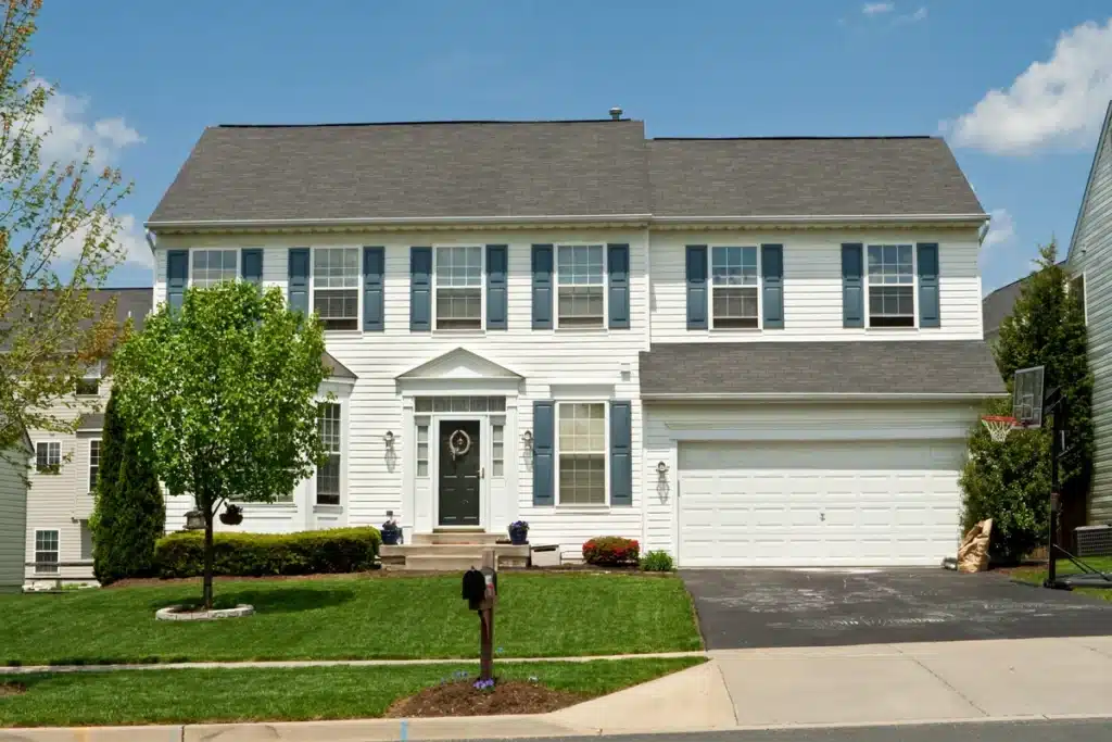 vinyl siding colors-white siding on house