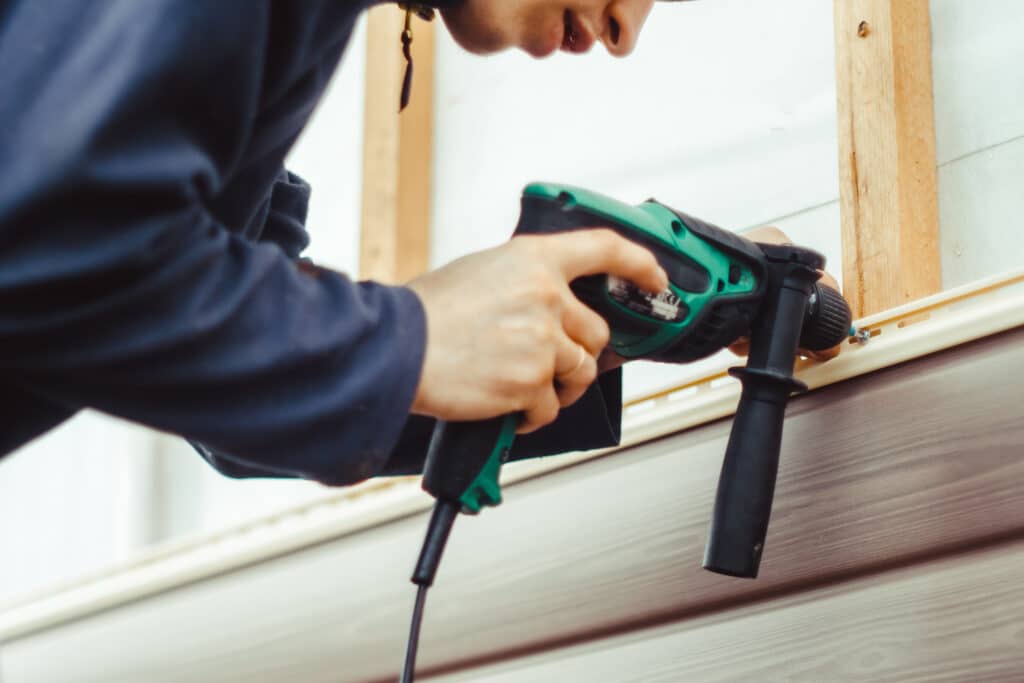 Construction happening after reading about vinyl siding installation tips