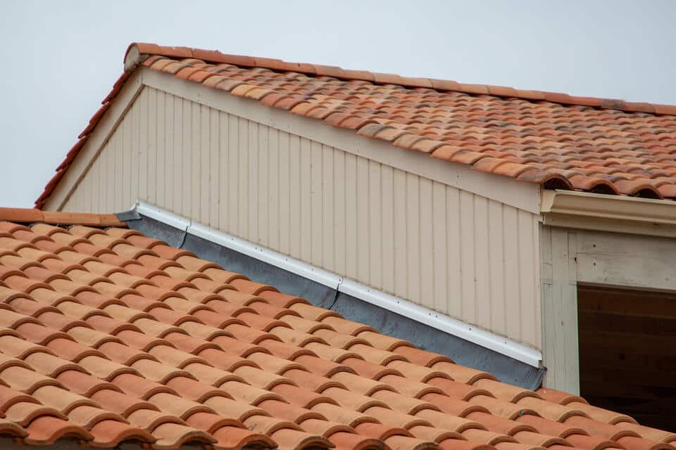 metal flashing-tile roof with metal step flashing